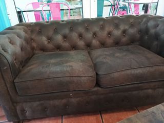 Mesa de centro de madera y juego de sofá 