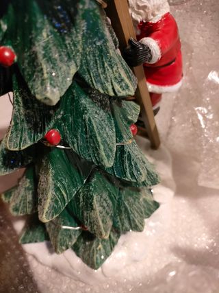  Babbo Natale con albero e regali