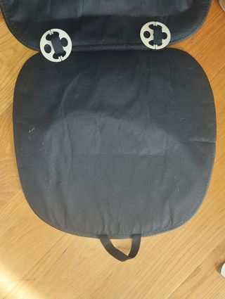 2 protectores de asientos para el coche.