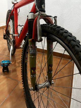 Bicicleta de Montaña Roja