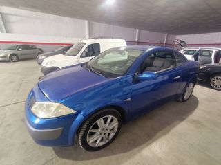 Renault Megane 2006 vehículo para reparar el motor