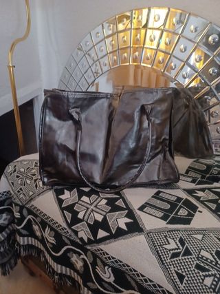 Bolso de mano gris oscuro