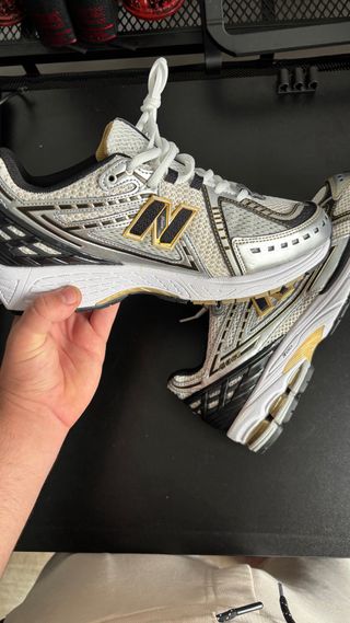 New Balance 1906R Oro Blanco