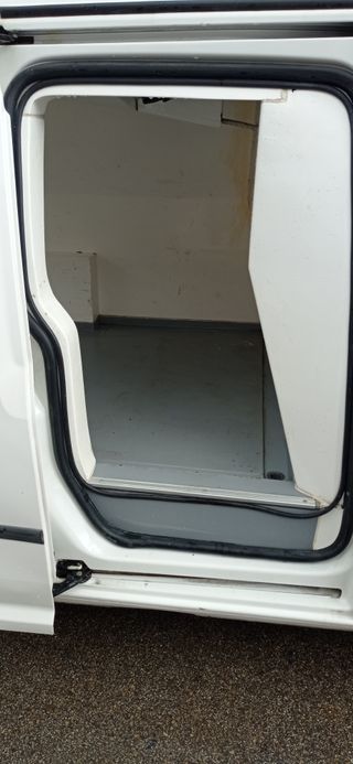 Volkswagen Caddy Larga 2.0 TDI Isotermo