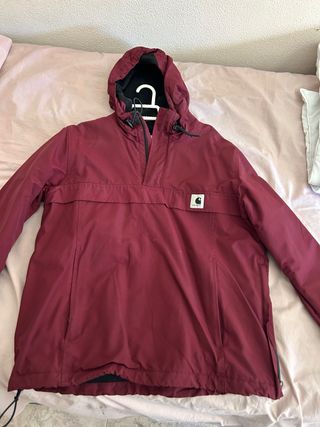 Chaqueta Carhartt Roja con Capucha