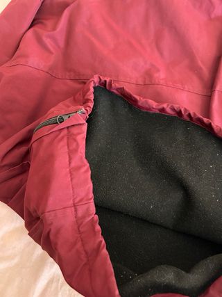 Chaqueta Carhartt Roja con Capucha