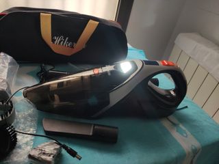 Aspirador de mano Hiker con todos sus accesorios