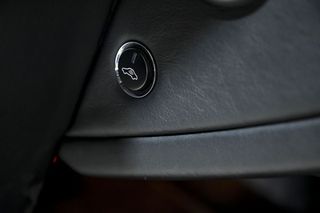 Aston martin DB9   5.9 Coupe Touchtronic 