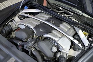 Aston martin DB9   5.9 Coupe Touchtronic 