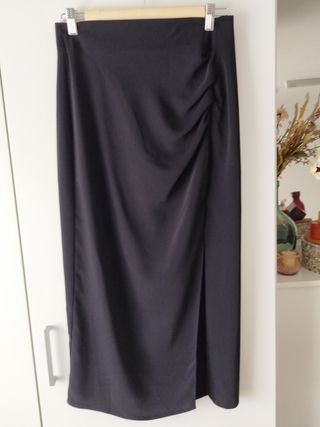 Falda Midi con Abertura