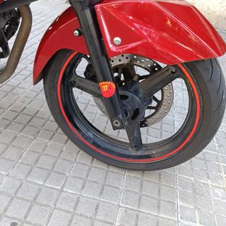 Moto Suzuki Inazuma 250 c.c.con Baúl