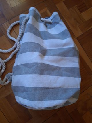 Bolsa tipo saco rayas gris y blanco