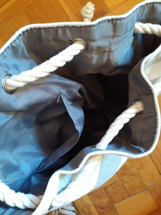 Bolsa tipo saco rayas gris y blanco