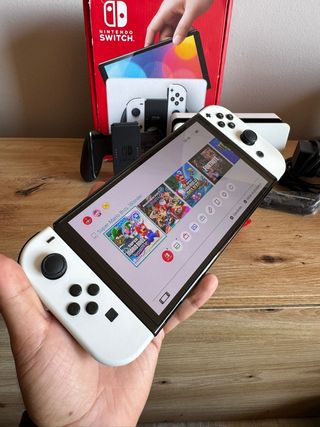 Nintendo Switch OLED Blanca + 3 Juegos