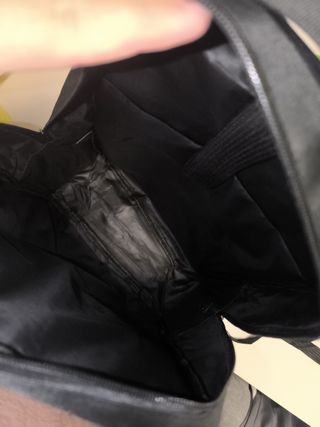 Zaino nero con tracolla