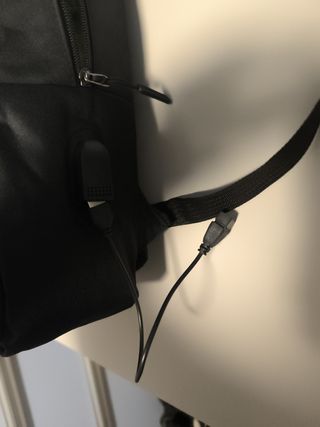 Zaino nero con tracolla