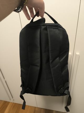 Zaino nero con tracolla