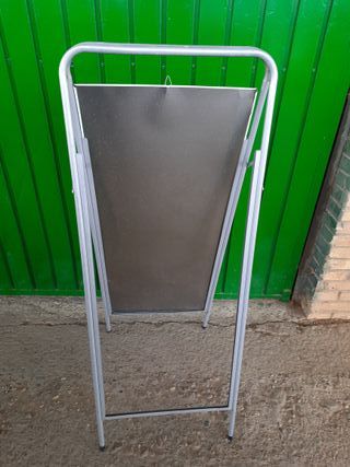 Caballete expositor metálico