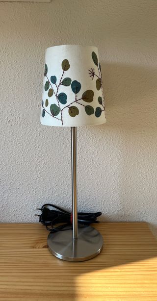 Lámpara de mesa tela y metal