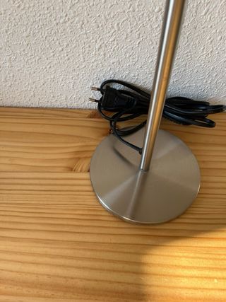 Lámpara de mesa tela y metal