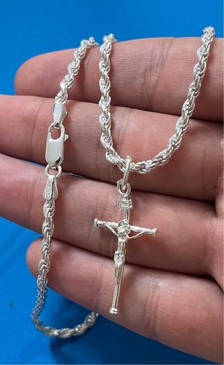 Lujoso Collar Cadena Cordon Macizo Y Cristo Plata
