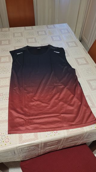 Camiseta sin mangas degradado negro-rojo