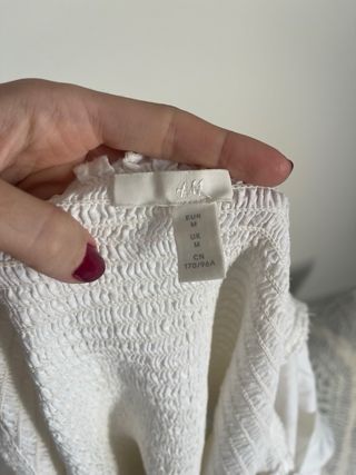 Blusa abullonada blanca