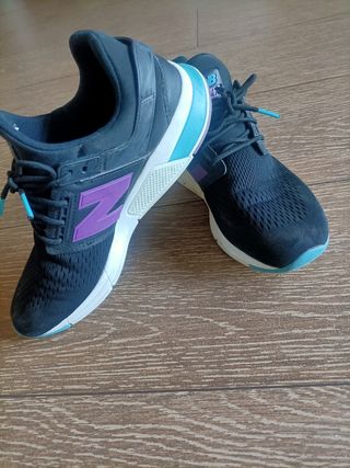 New Balance 247 Negro/Morado