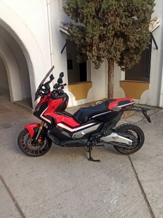 Moto Honda X-ADV 750cc Roja