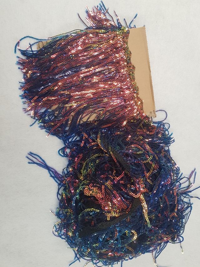 Tira de lentejuelas y flecos multicolor 12mtrs