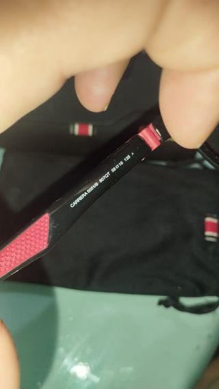 Gafas de sol Carrera negras y rojas