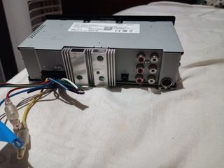 Autorradio Kenwood KMM-BT308. Con bluetooth.
