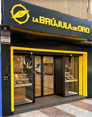 COLGANTE INDALO, ORO 18K/0.9