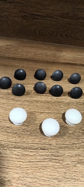 Tiradores IKEA negros y blancos