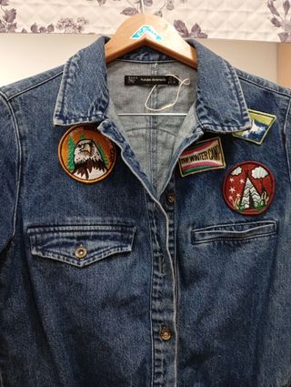 Mono vaquero Zara Talla M con parches