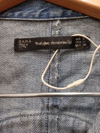 Mono vaquero Zara Talla M con parches