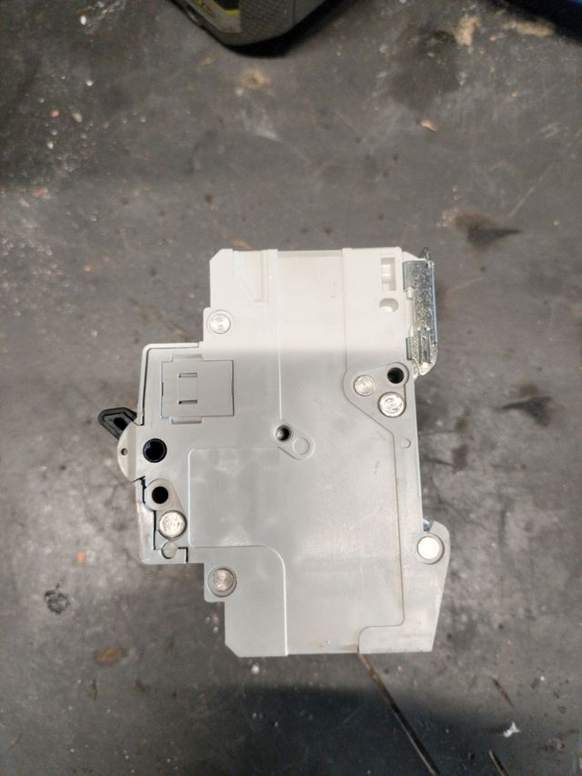 C16 Interruptor Trifasico Hager MC 416A