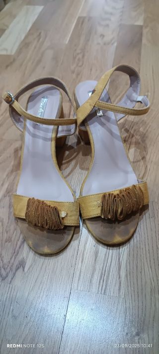 Sandalias tacón amarillo40
Sandalias tacón rosa41
