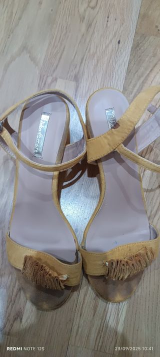 Sandalias tacón amarillo40
Sandalias tacón rosa41