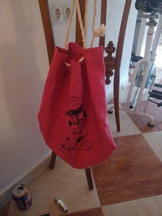 Mochila de tela con dibujo