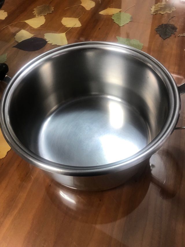 4 Ollas Acero Inoxidable 1cm Grosor.
No Induccion