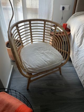 Sillón de mimbre redondo