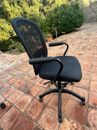 Silla de oficina negra