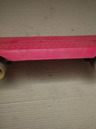 Monopatín rojo Skider
