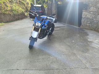 Suzuki GSR750