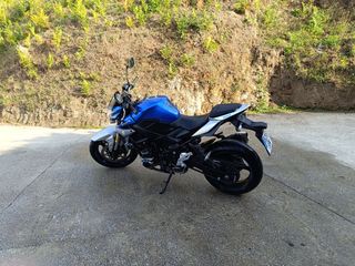 Suzuki GSR750