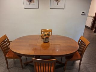 Mesa comedor madera cerezo y 4 sillas