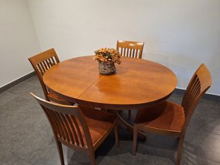 Mesa comedor madera cerezo y 4 sillas