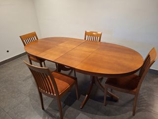 Mesa comedor madera cerezo y 4 sillas