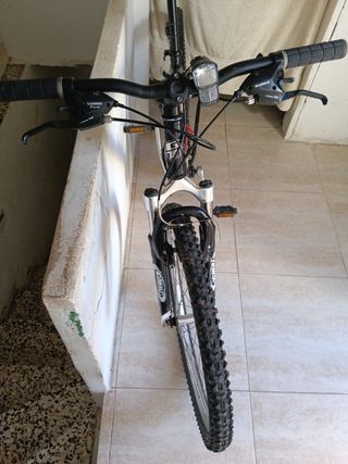 Bicicleta GT Picochet Negra